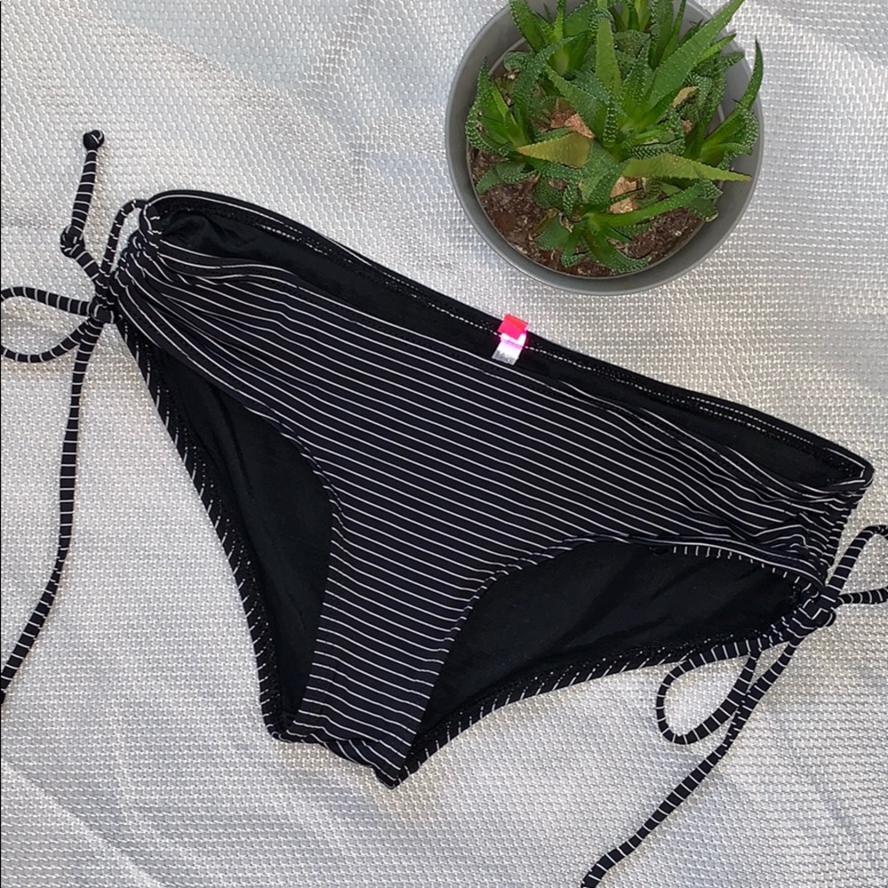 🌞2/$20 Lux Bikini Bottom Small